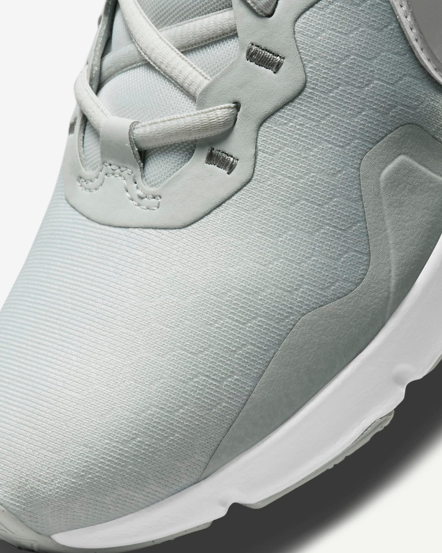Nike Legend Essential 2